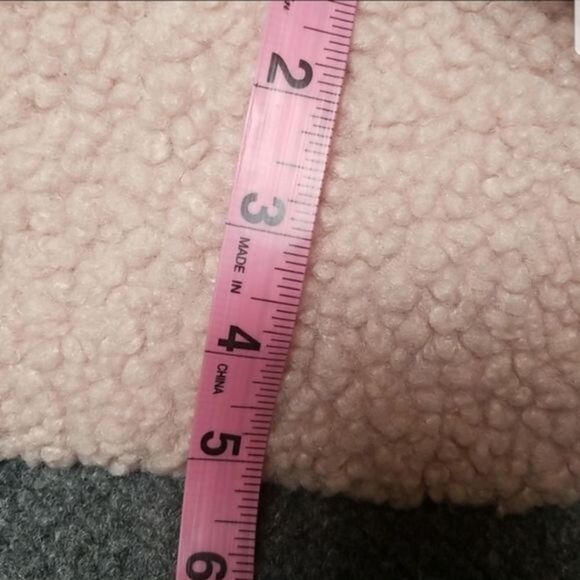 Pink Fuzzy and furry Ipsy small wristlet new - Picture 3 of 5